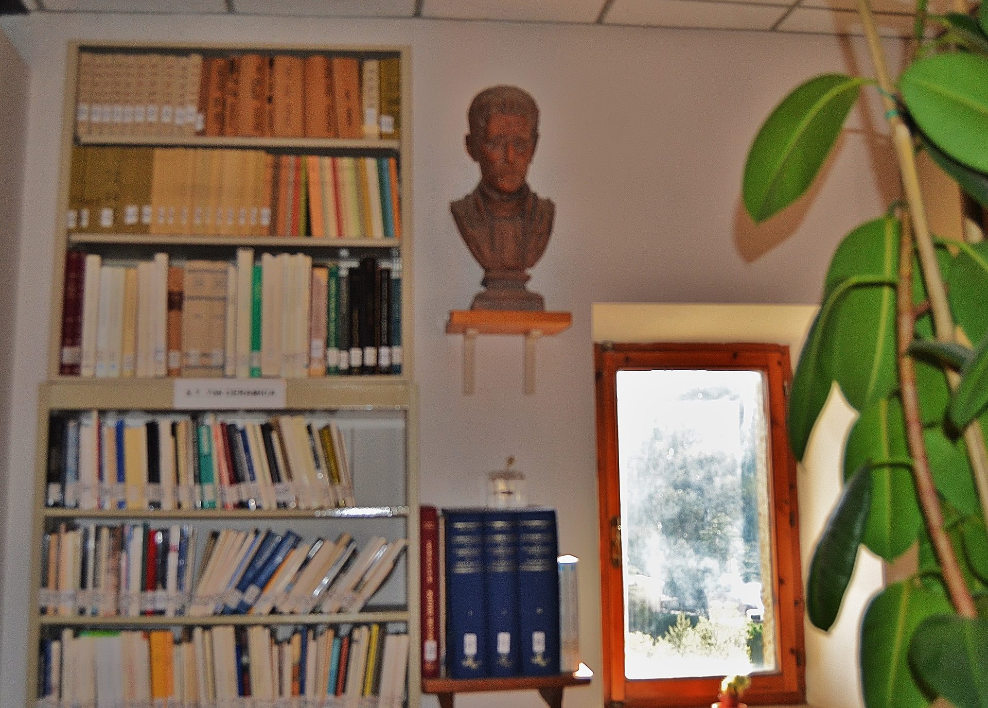 Paolo Ruffini's bust, school library, Valentano-05.JPG